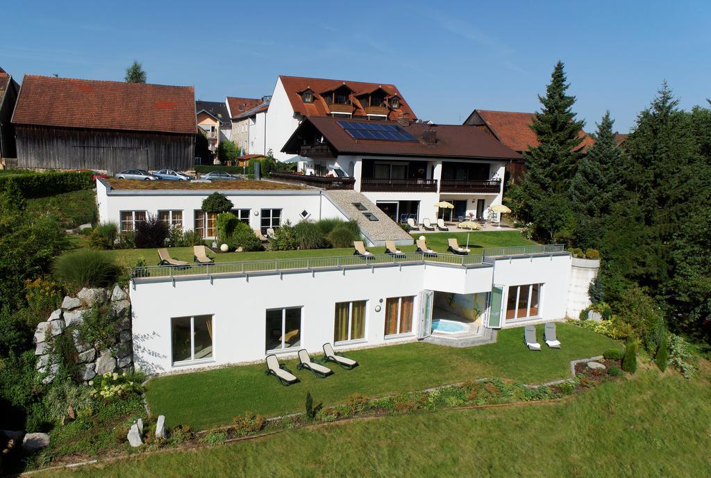 Zedernhof Gesundheits- & Wellnesshotel Stamsried Extérieur photo